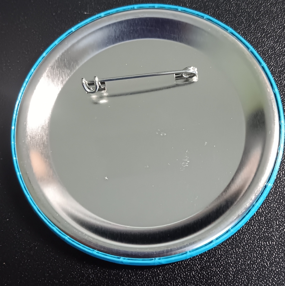 Alien Button Pin (NEW) - Picture 2 of 2